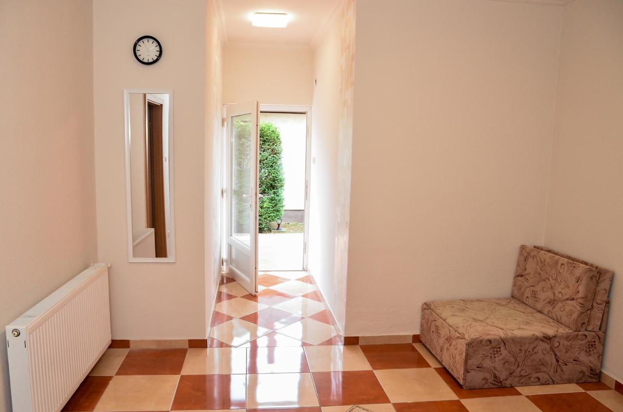 Gabor Aron Apartman Aparthotel Hajduszoboszlo Exterior photo