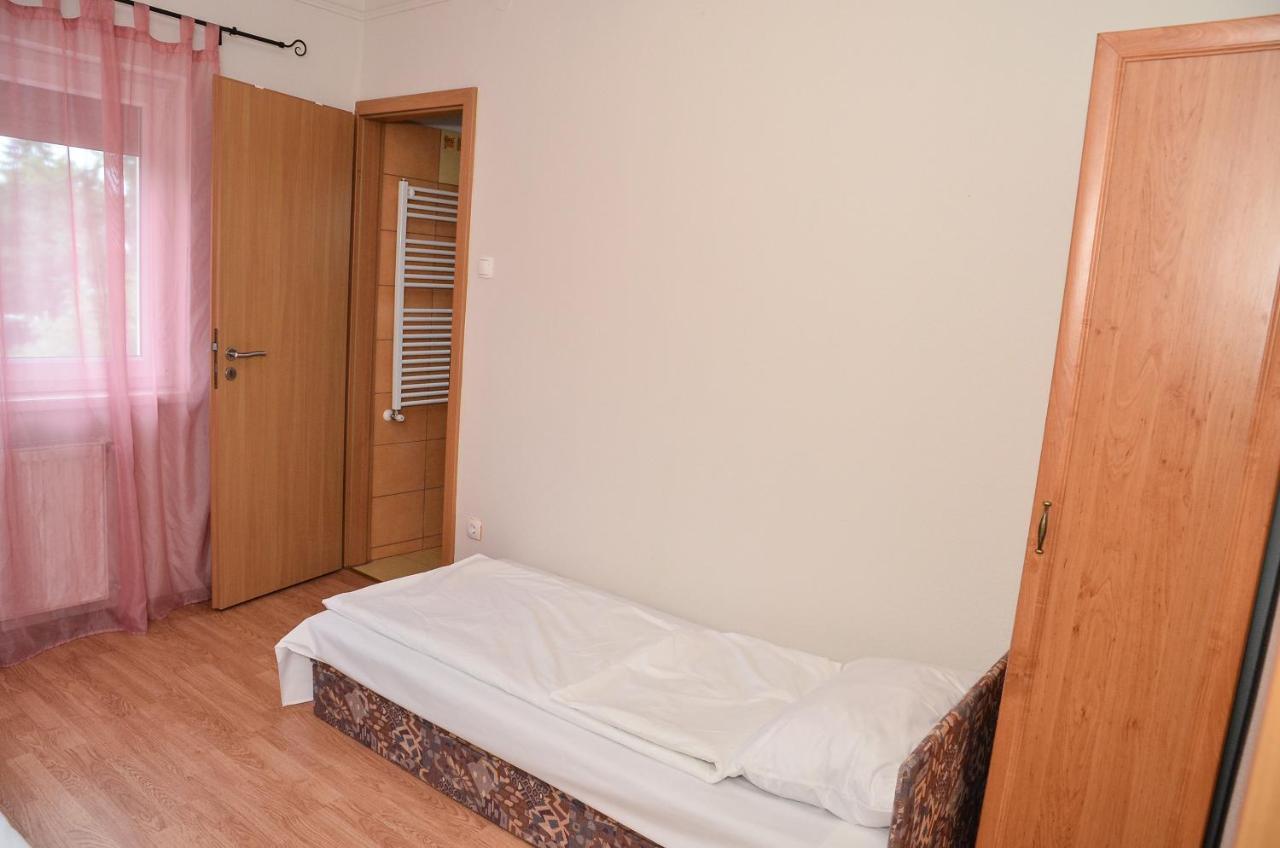 Gabor Aron Apartman Aparthotel Hajduszoboszlo Exterior photo